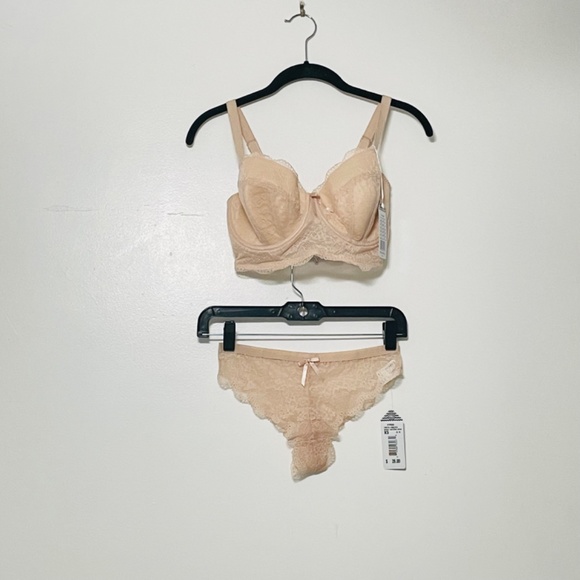Freya Set Natural Beige Lace Bralette & Thong - Picture 10 of 13